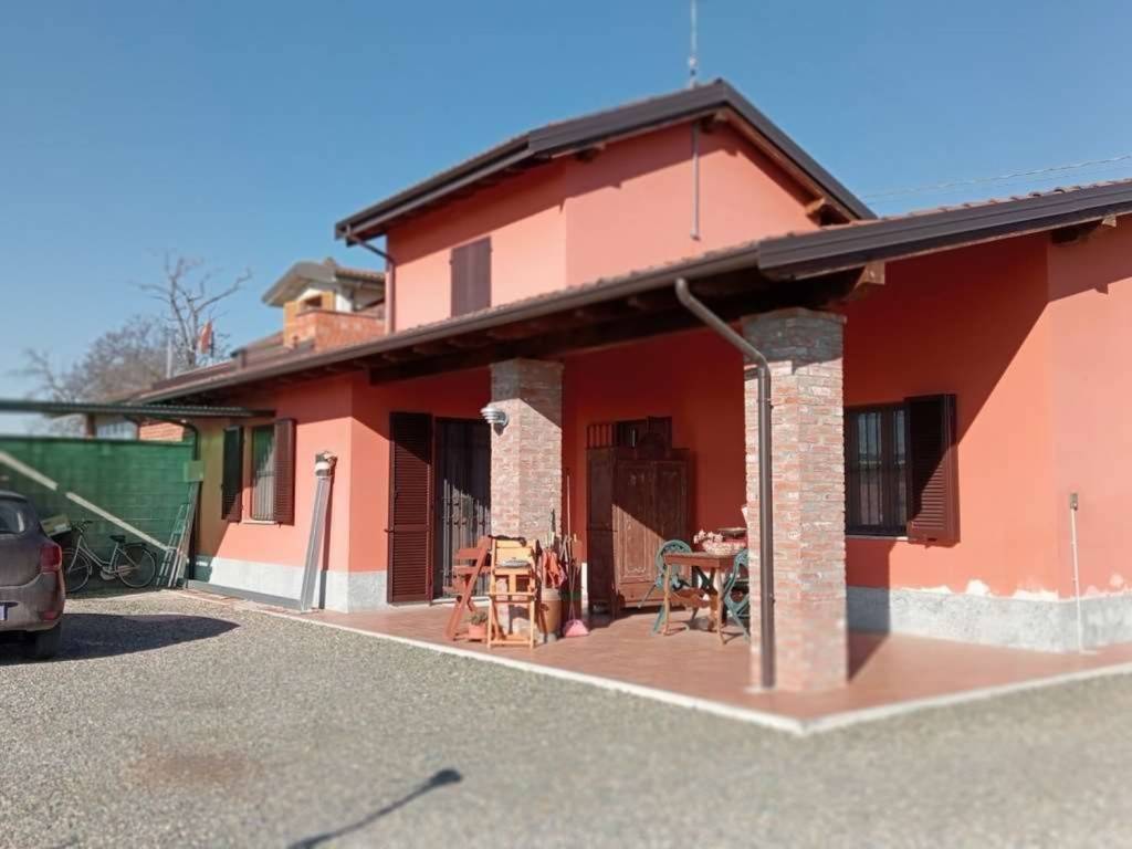 casa indipendente in vendita ad Alessandria in zona Castelceriolo
