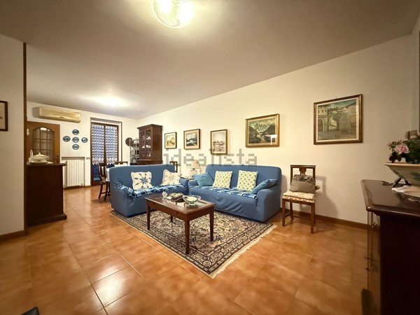 casa indipendente in vendita ad Alessandria in zona Orti