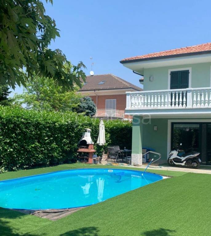 casa indipendente in vendita ad Alessandria in zona Orti
