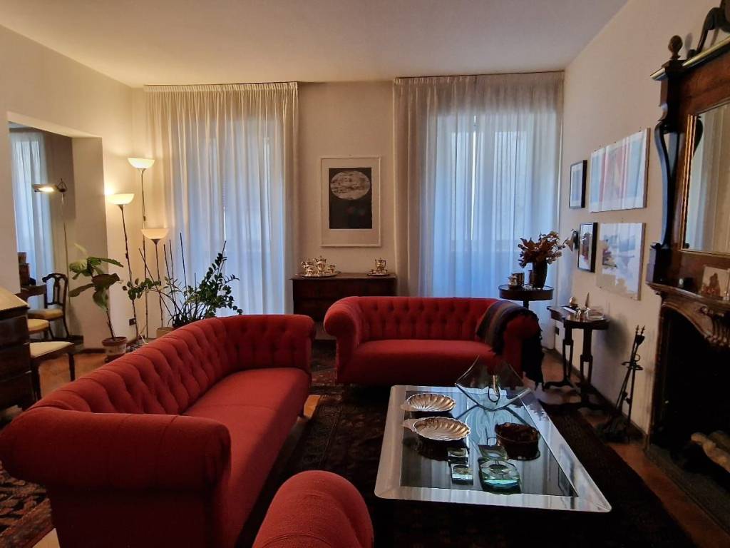 intera palazzina in vendita ad Alessandria in zona Centro Città