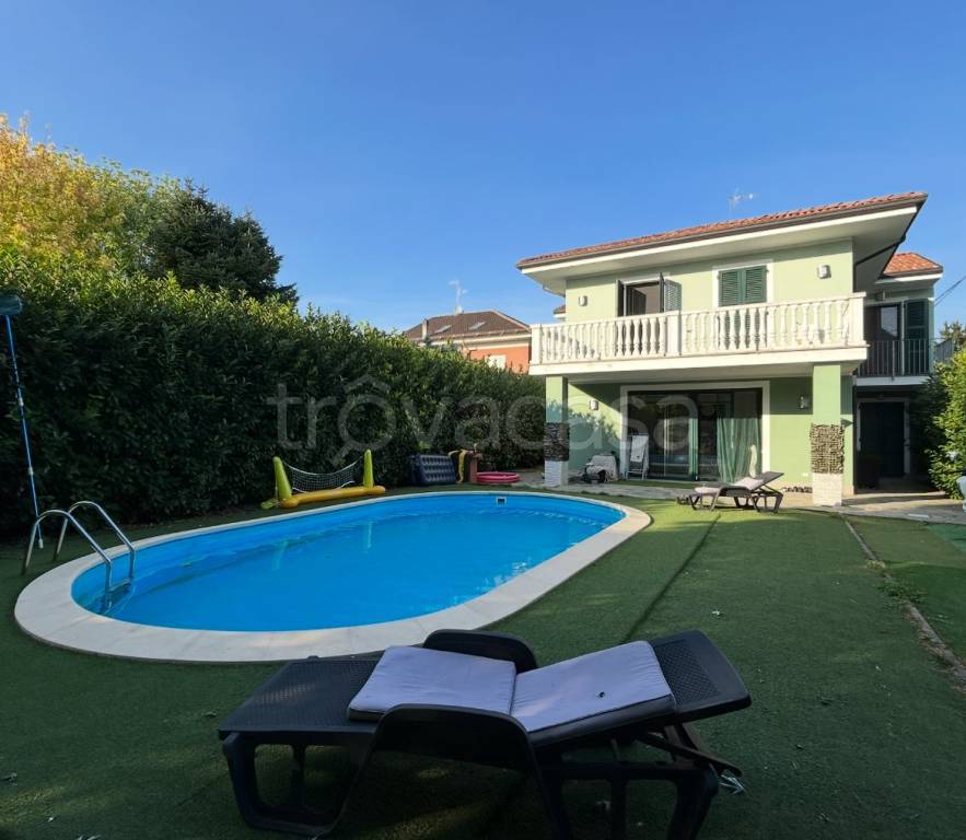 casa indipendente in vendita ad Alessandria in zona Orti