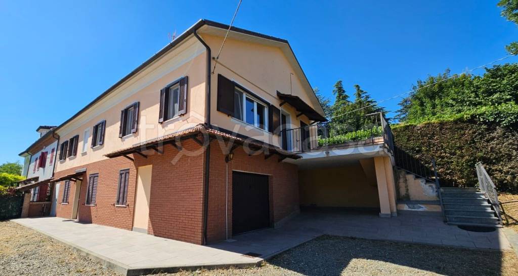 casa indipendente in vendita ad Alessandria in zona Valle San Bartolomeo