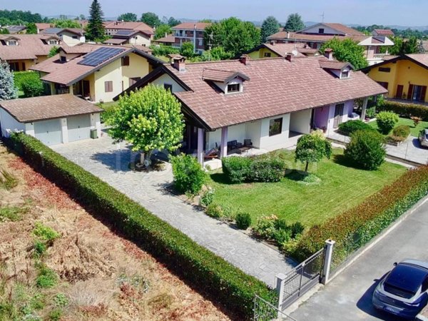casa indipendente in vendita ad Alessandria in zona Cantalupo