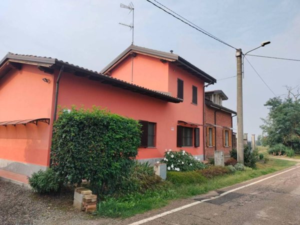casa indipendente in vendita ad Alessandria in zona San Giuliano Nuovo