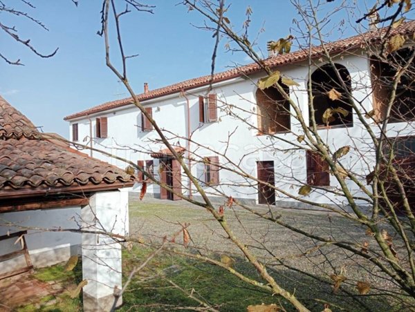 casa indipendente in vendita ad Alessandria in zona Litta Parodi