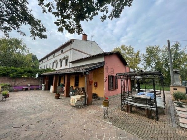 casa indipendente in vendita ad Alessandria in zona Valle San Bartolomeo