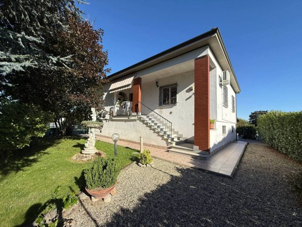 casa indipendente in vendita ad Alessandria in zona Cantalupo