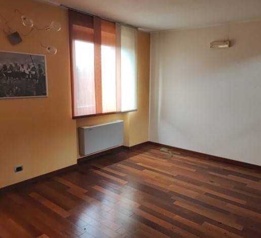 casa indipendente in vendita ad Alessandria in zona Cascinagrossa