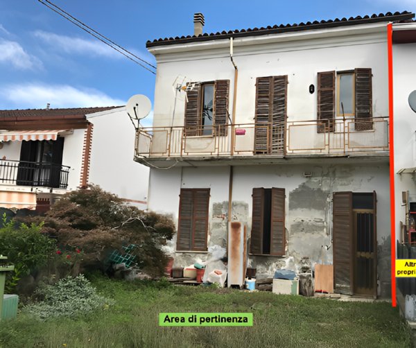 casa indipendente in vendita ad Alessandria in zona Castelceriolo