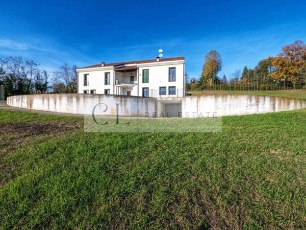 casa indipendente in vendita ad Alessandria in zona Valmadonna