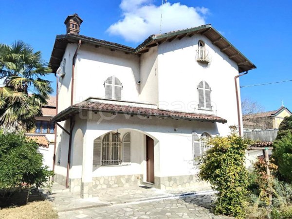 casa indipendente in vendita ad Alessandria in zona Villa del Foro