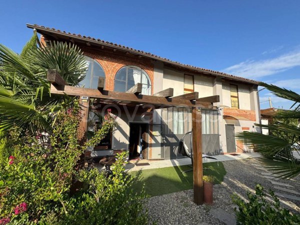 casa indipendente in vendita ad Alessandria in zona Litta Parodi