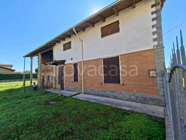 casa indipendente in vendita ad Alessandria in zona Mandrogne