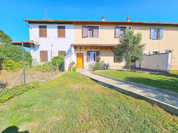 casa indipendente in vendita ad Alessandria in zona Mandrogne