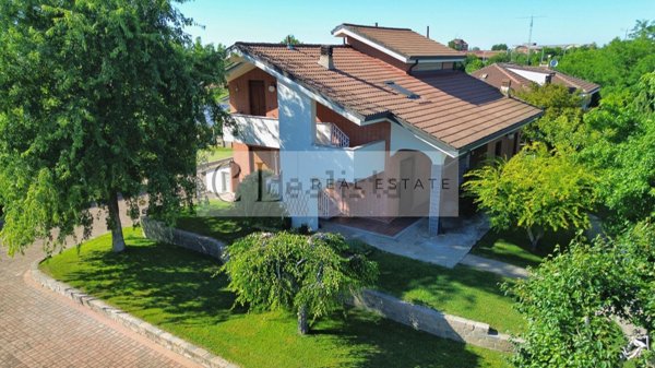 casa indipendente in vendita ad Alessandria in zona Cantalupo
