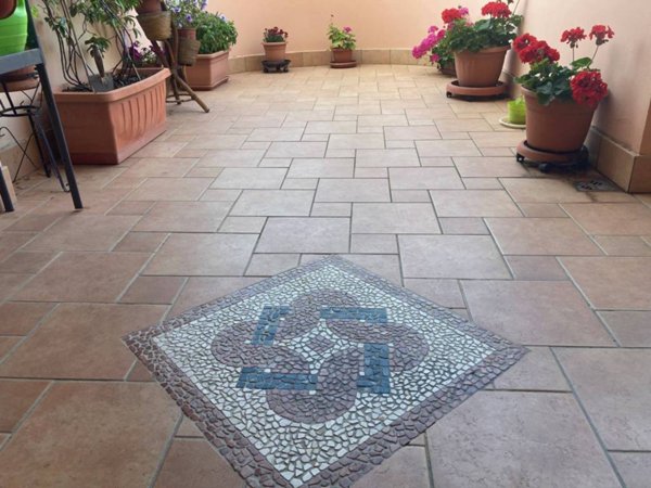 casa indipendente in vendita ad Alessandria in zona Orti