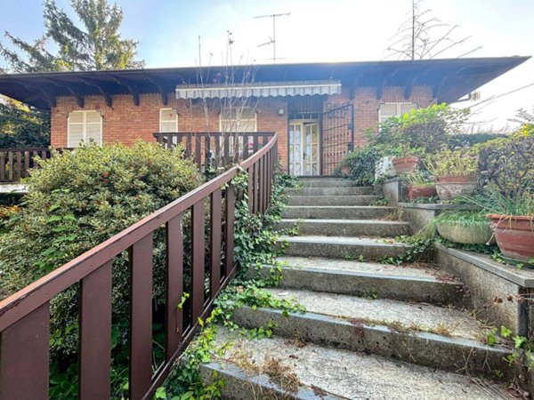 casa indipendente in vendita ad Alessandria in zona Valmadonna