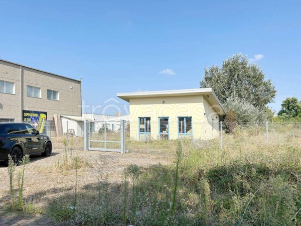 negozio in vendita ad Alessandria in zona Il Cristo