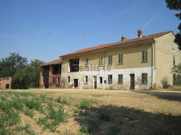 casa indipendente in vendita ad Alessandria in zona San Michele