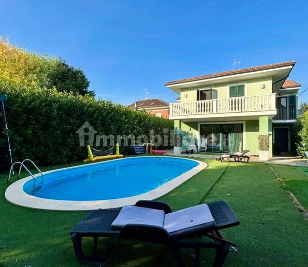 casa indipendente in vendita ad Alessandria in zona Centro Città