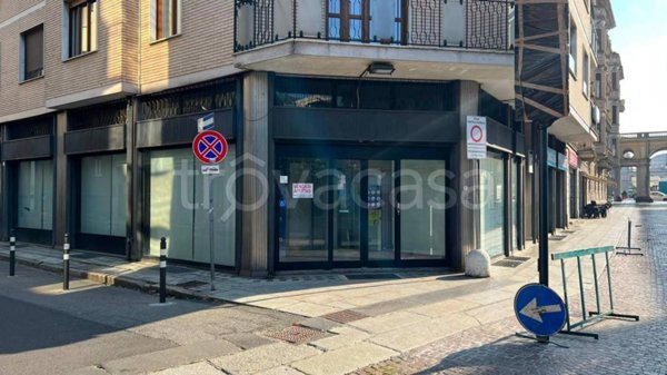 negozio in vendita ad Alessandria in zona Piazza Garibaldi