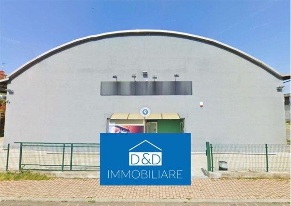 negozio in vendita ad Alessandria in zona Borgo Cittadella