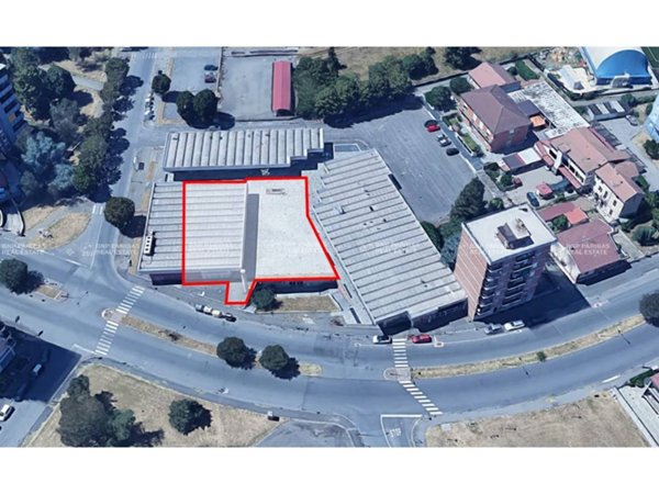 negozio in vendita ad Alessandria in zona Il Cristo