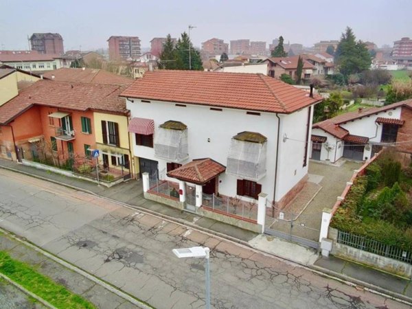 casa indipendente in vendita ad Alessandria in zona Il Cristo