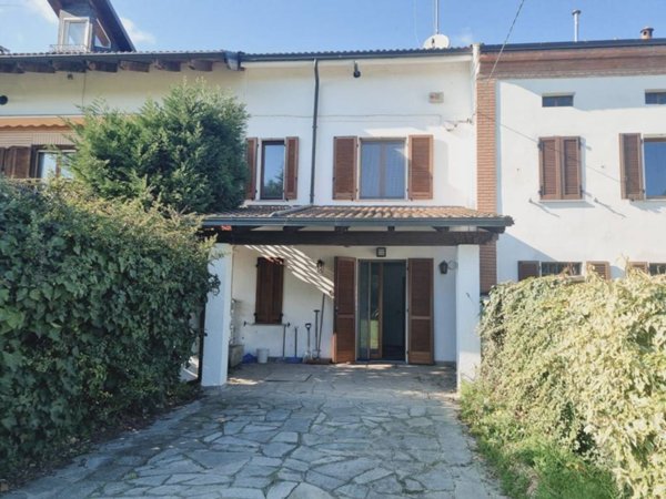 casa indipendente in vendita ad Alessandria in zona Valle San Bartolomeo