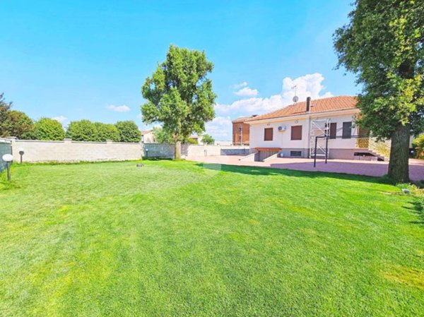 casa indipendente in vendita ad Alessandria in zona Cascinagrossa