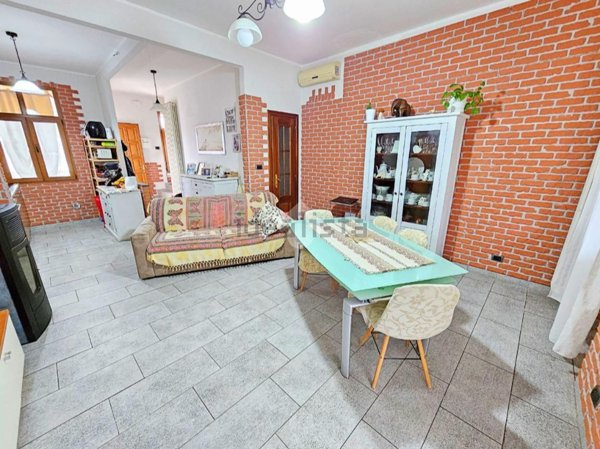 casa indipendente in vendita ad Alessandria in zona Spinetta Marengo