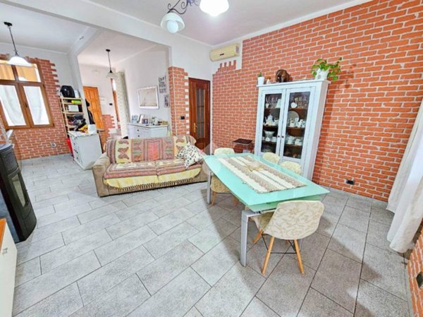 casa indipendente in vendita ad Alessandria in zona Spinetta Marengo