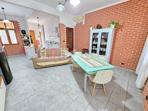 casa indipendente in vendita ad Alessandria in zona Spinetta Marengo