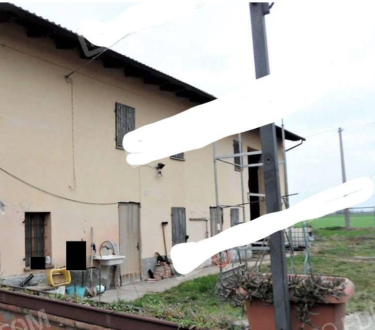 casa indipendente in vendita ad Alessandria in zona Castelceriolo