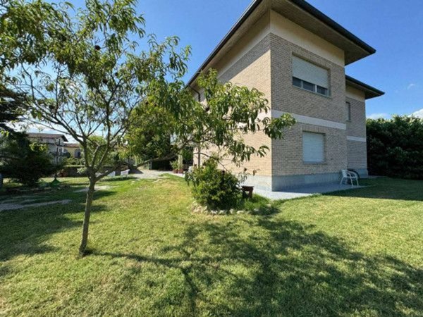 casa indipendente in vendita ad Alessandria in zona Orti