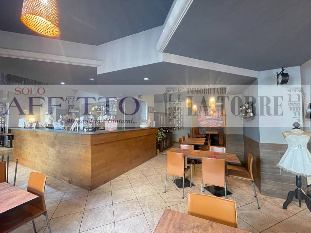 negozio in vendita ad Alessandria in zona Piazza Garibaldi