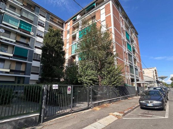 locale commerciale in vendita ad Alessandria in zona zona Pista