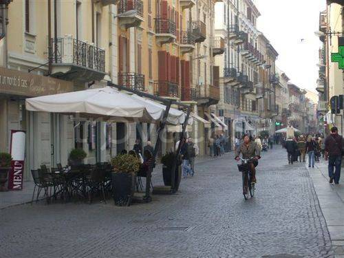 negozio in vendita ad Alessandria in zona Centro Città
