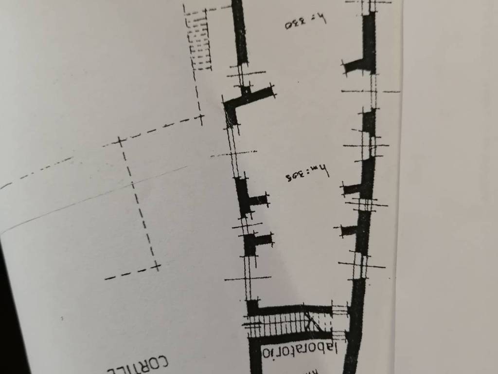 locale commerciale in vendita ad Alessandria in zona Borgo Rovereto