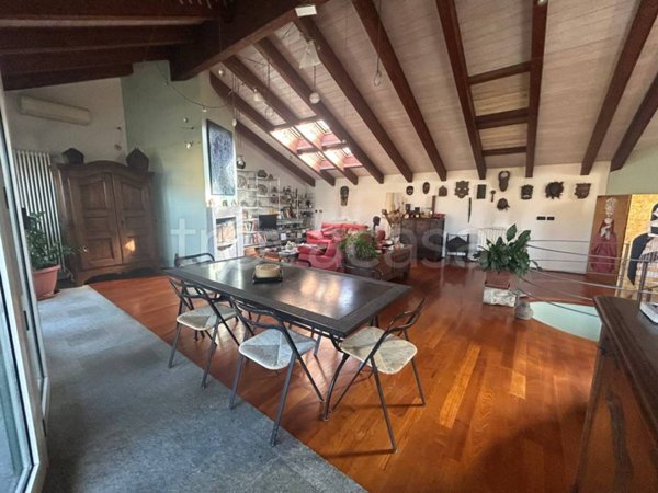 casa indipendente in vendita ad Alessandria in zona Orti