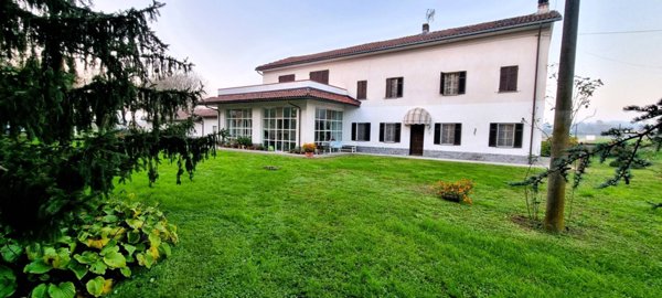 casa indipendente in vendita ad Alessandria in zona Valle San Bartolomeo