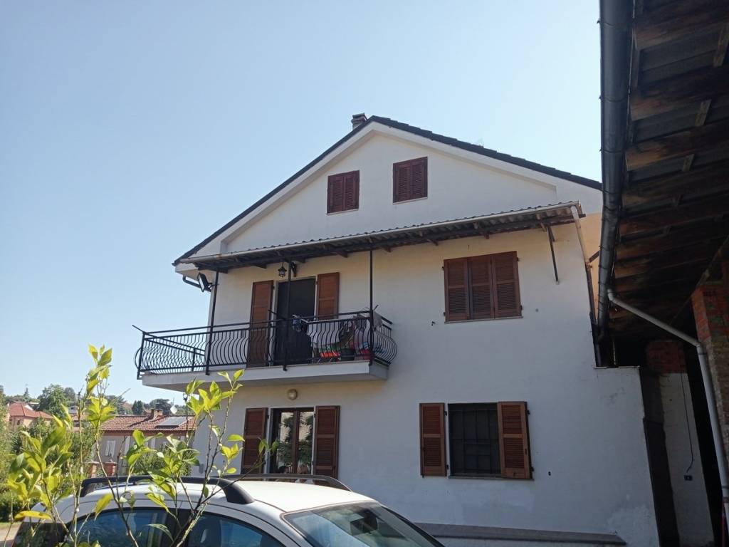 casa indipendente in vendita ad Alessandria in zona Valle San Bartolomeo