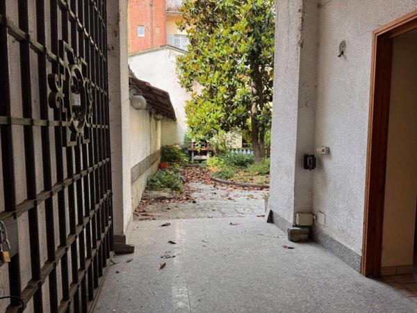 casa indipendente in vendita ad Alessandria in zona Piazzetta della Lega