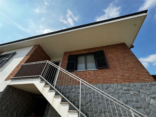 casa indipendente in vendita ad Alessandria in zona Borgo Cittadella