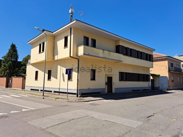casa indipendente in vendita ad Alessandria in zona zona Pista