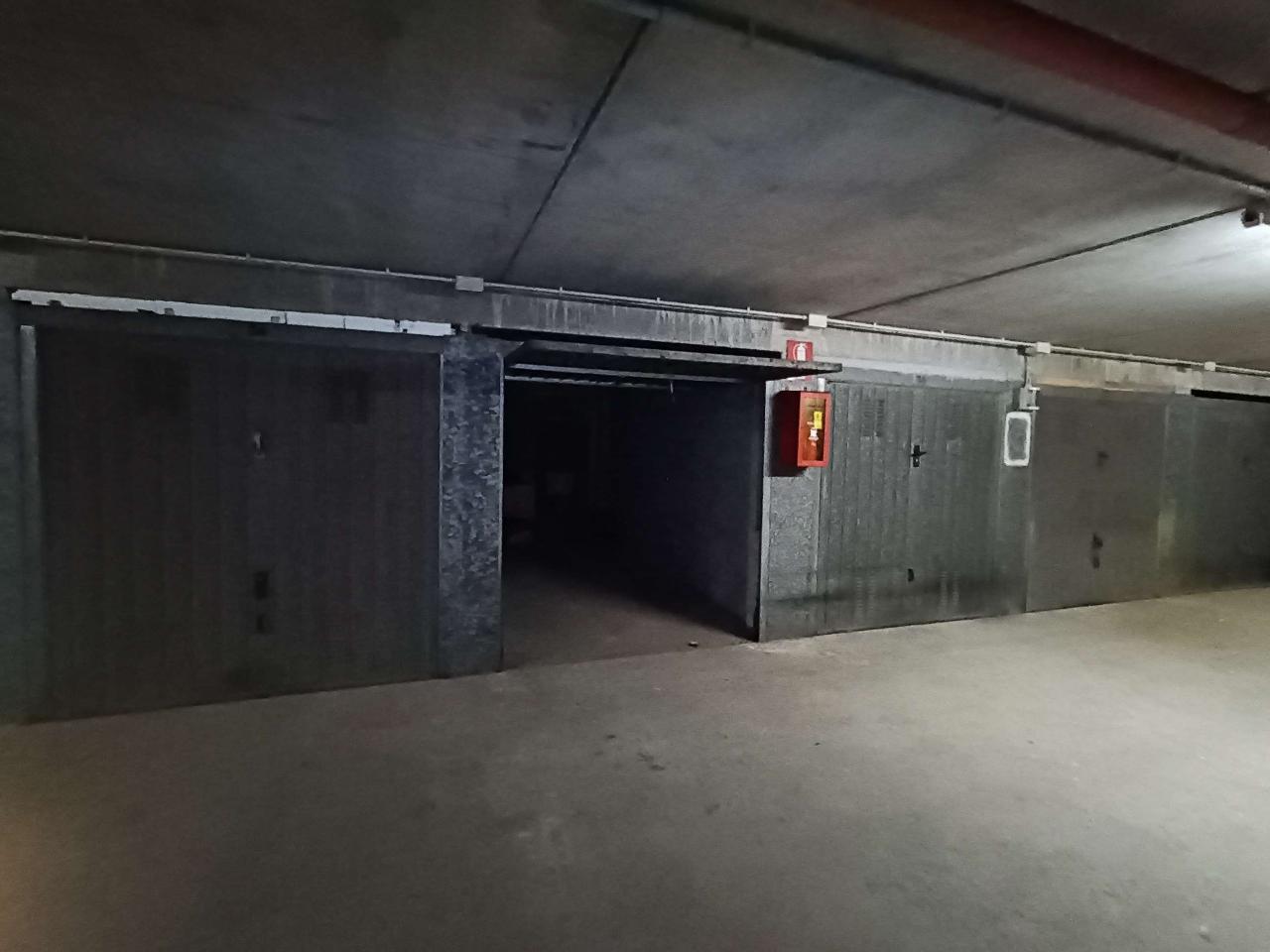 negozio in vendita ad Alessandria in zona Villaggio Europa