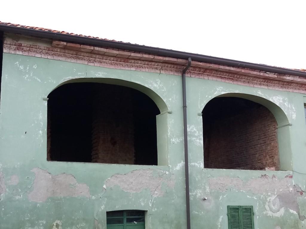 casa indipendente in vendita ad Alessandria in zona Villa del Foro