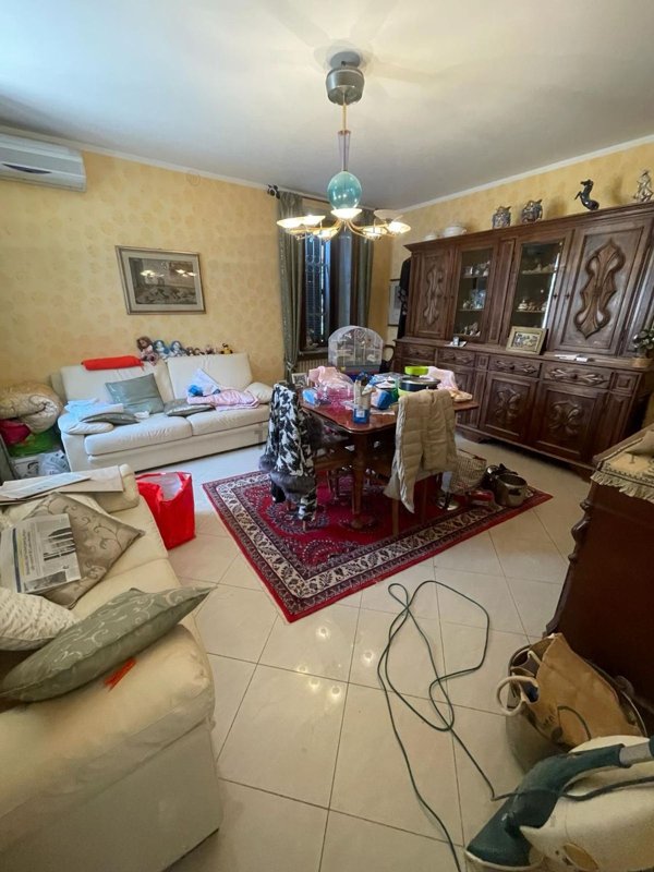 casa indipendente in vendita ad Alessandria in zona Cascinagrossa