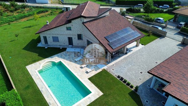 casa indipendente in vendita ad Alessandria in zona Spinetta Marengo