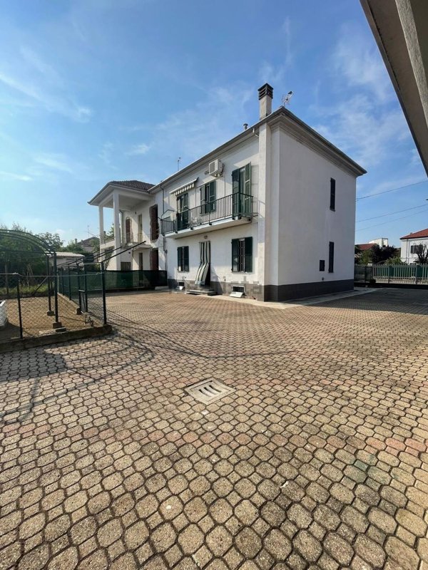 casa indipendente in vendita ad Alessandria in zona Spinetta Marengo